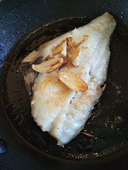 赤魚ムニエルとパンは焼き立て ちゃたろうとゆきまま日記