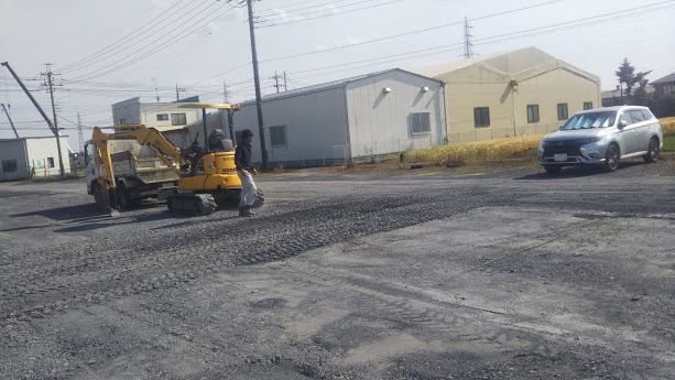 真岡市K社様(駐車場砕石敷き工事)_c0313938_15014160.jpg