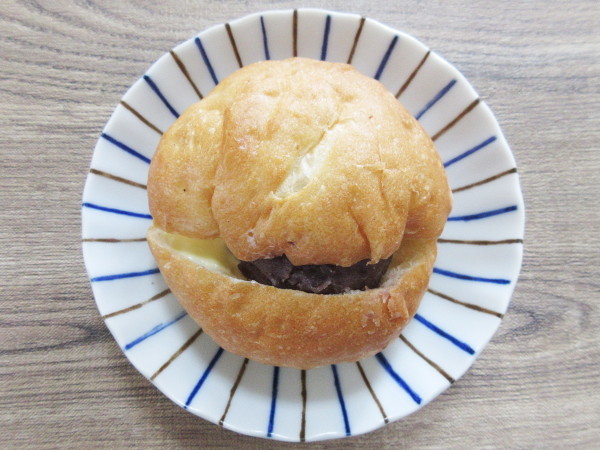 FAMIMA BAKERY あんバターフランス@ファミマ_c0152767_09433914.jpg
