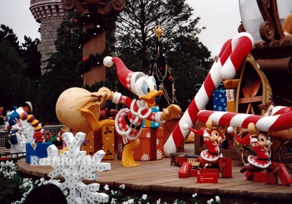 Disney記念クリスマスファンタジー2005 プレート　Disneyland赤 Disney記念クリスマスファンタジー2005 プレート Disneyland赤 Disney