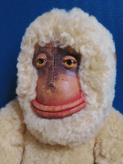 ムートン革製白猿 : 友くんのパリ蚤の市散歩