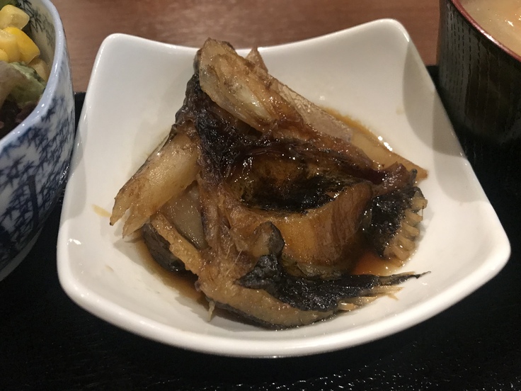 銀ダラカマ煮と刺し身三点定食@ふらんこ(立川)_c0212604_12481436.jpg