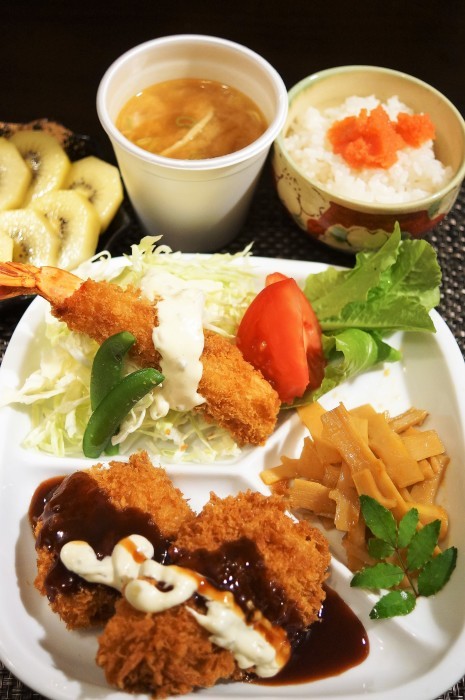 ■グルメ【テイクアウト総菜で晩ご飯/外食ランチなど。】_b0033423_23145470.jpg