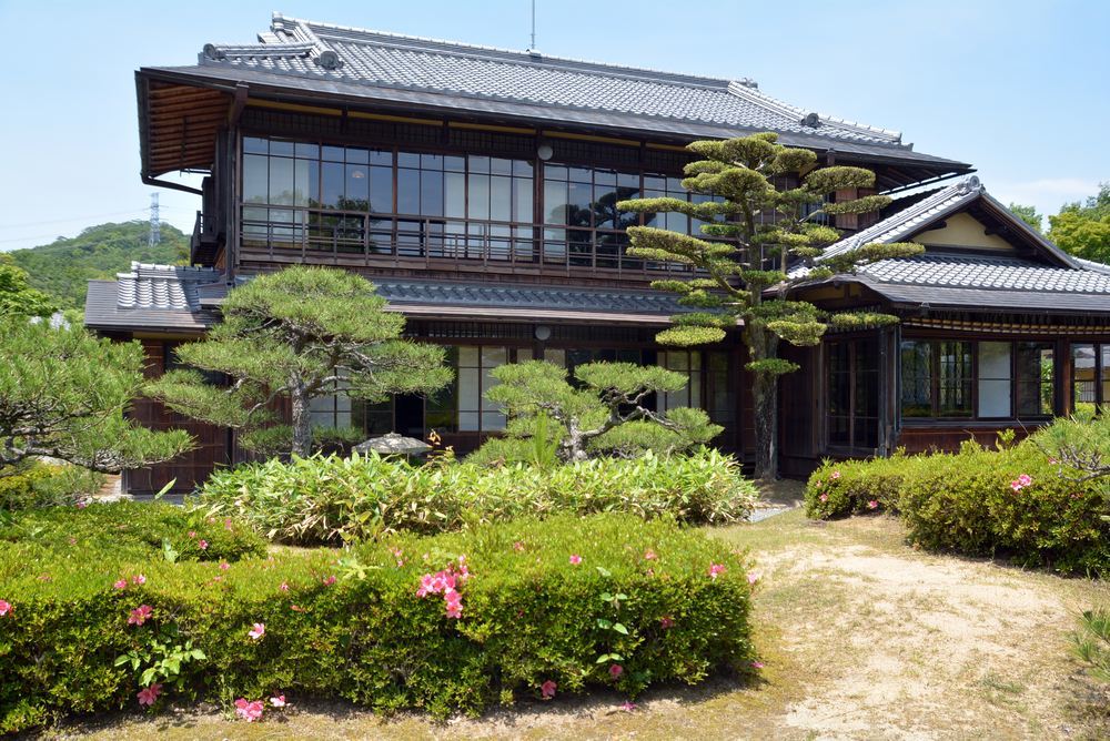 西園寺公望邸”坐漁荘゛とサツキ_e0373930_18365135.jpg