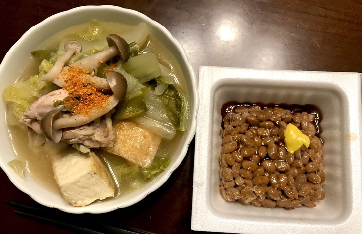 野菜と鶏の煮たのと納豆!_c0212604_20164541.jpg