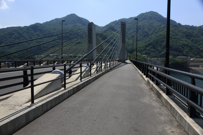 水を湛えた八ッ場ダムと沈んだ風景 #1 _a0357206_21343184.jpg