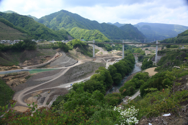 水を湛えた八ッ場ダムと沈んだ風景　＃１　_a0357206_21354531.jpg