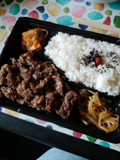 ローソンのカップケーキとお弁当_c0162773_00095711.jpg