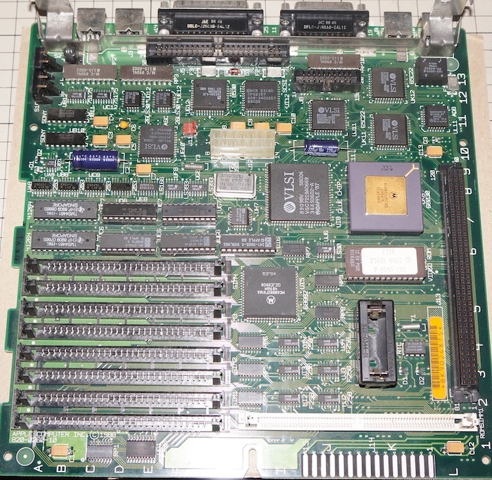 Macintosh SE/30 マザーボードのコンデンサ交換、二連発。^o^;; : R/C