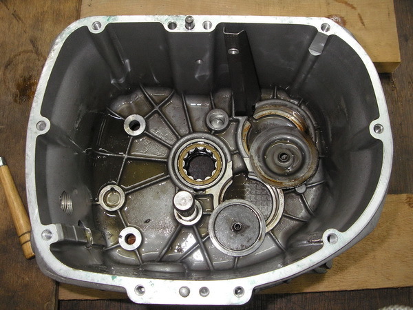 BMW R100GS ミッションとファイナルドライブのOH_e0218639_11060715.jpg