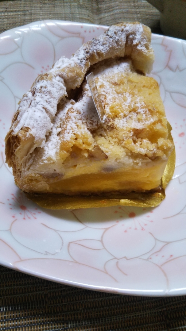 シャトレーゼ ケーキ4種&アイス1種_f0076001_19423981.jpg