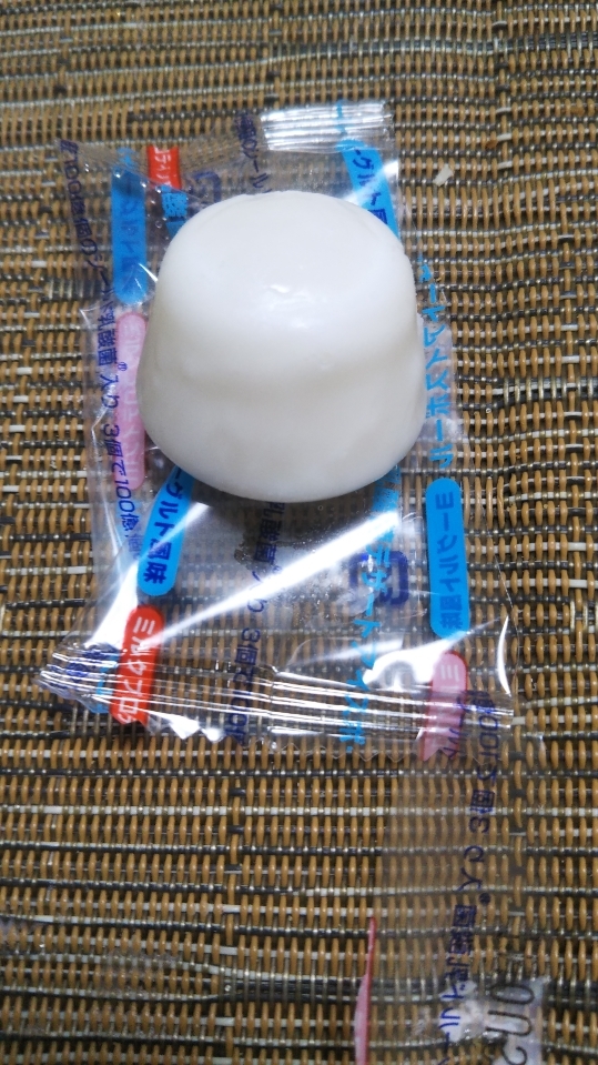 シャトレーゼ ケーキ4種&アイス1種_f0076001_19442268.jpg