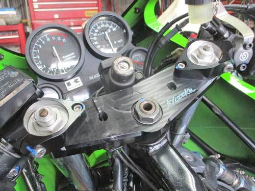 H内サン号 GPZ900Rニンジャのトップブリッジ交換&ブレンボ クラッチマスター装着・・・(^^♪_f0174721_19250244.jpg