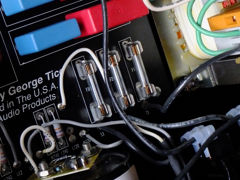ヒューズ交換 オーディオ大好きおやじの日記