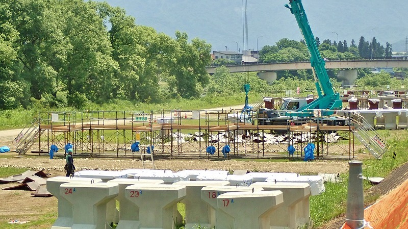 護岸ブロック作っています_c0336902_22035001.jpg