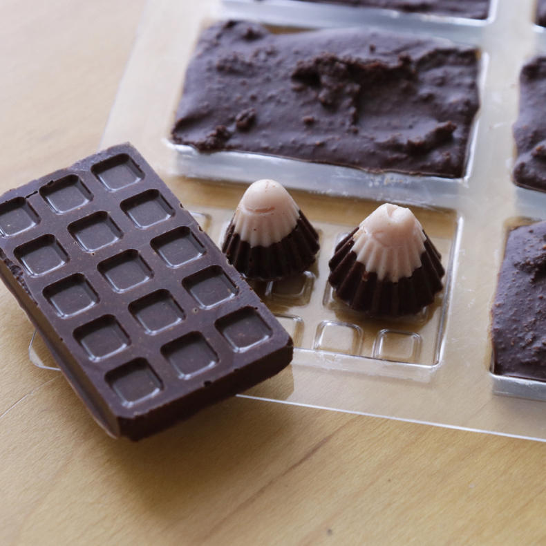 カカオ豆からチョコづくり!おまけのチロルチョコも_c0060143_15221310.jpg