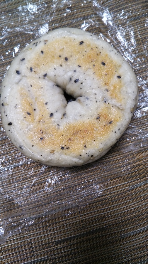 ハッピーベーグル 黒ごま_f0076001_22203815.jpg