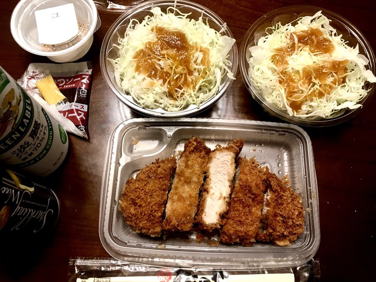 厚切りロースかつ&キャベツ2つ@松のや(テイクアウト)_c0212604_20102349.jpg