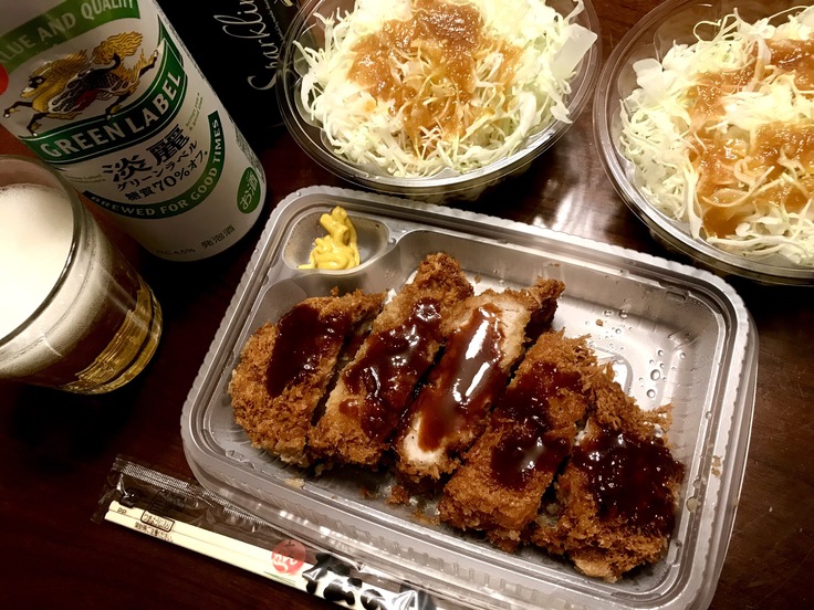 厚切りロースかつ&キャベツ2つ@松のや(テイクアウト)_c0212604_20113135.jpg