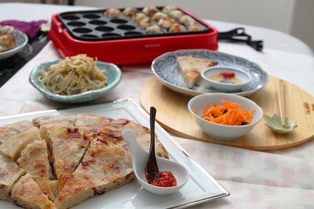 「ねぎもち」とたこ焼き器で「まん丸餃子」_d0377645_23444557.jpg