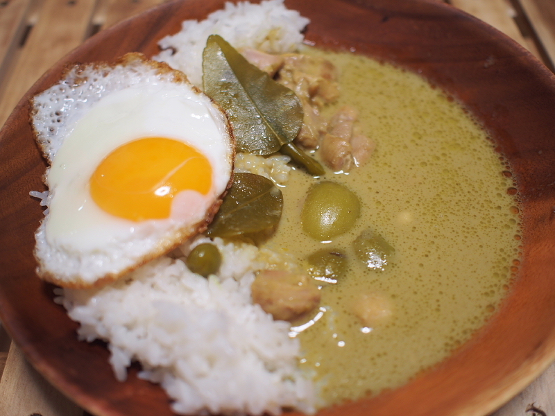 【レトルトカレー食べ比べ㉓】ヤマモリ「グリーンカレー」 ～恐れ入りました m(_ _)m_b0008655_22070674.jpg