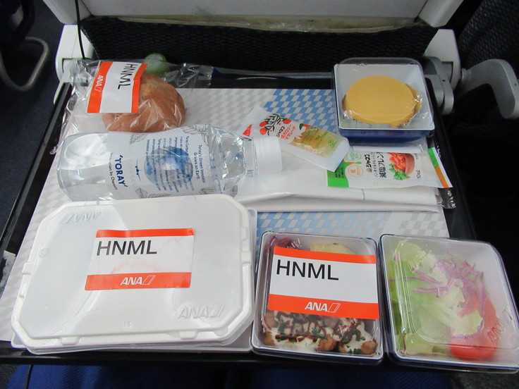 NH215機内食☆行きはカレー攻め!_c0212604_20402163.jpg