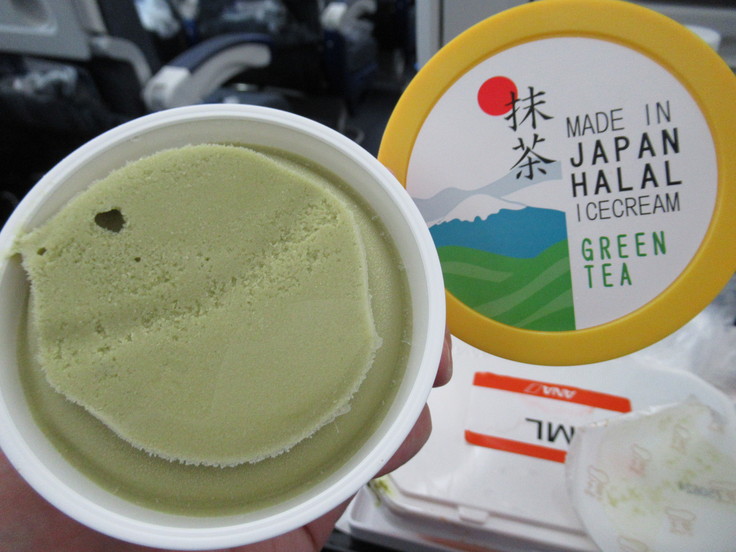 NH215機内食☆行きはカレー攻め!_c0212604_20445363.jpg