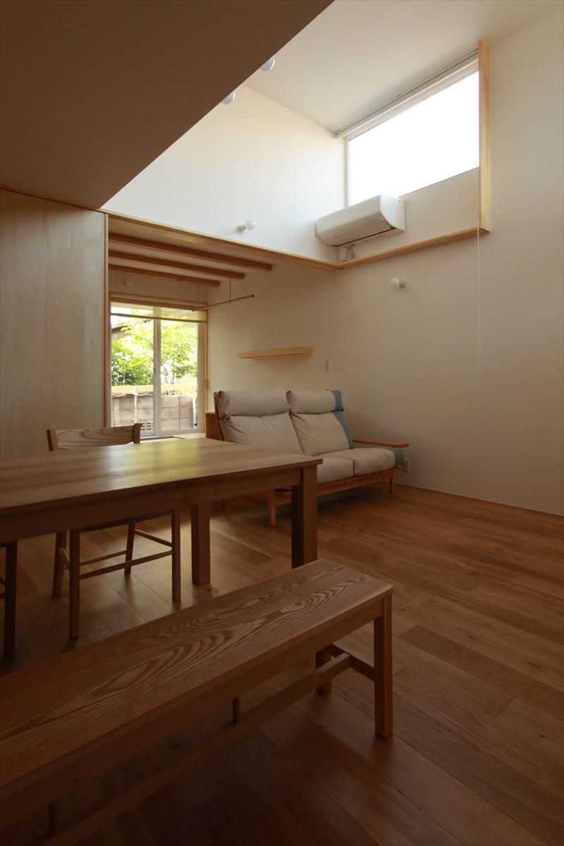 コンセプトをご紹介 住宅密集地に建つ光あふれる開放感のある住まい_b0349892_05583822.jpg
