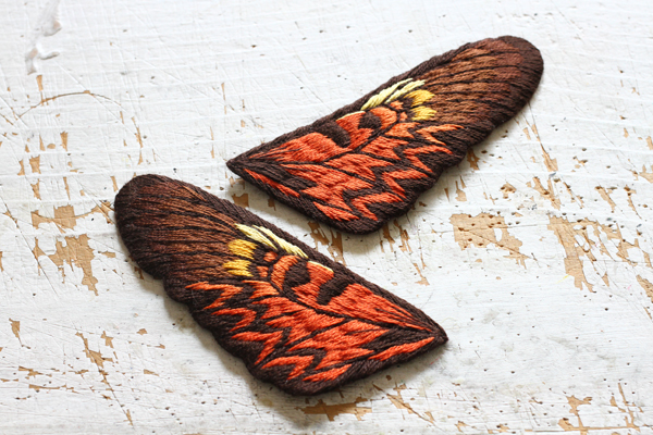 今までで最大の立体刺繍の蝶々の前翅が完成!_e0333647_15585490.jpg