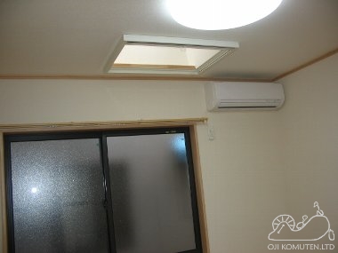 玄関に光が注ぐ吹抜けの家_c0405550_16463928.jpg