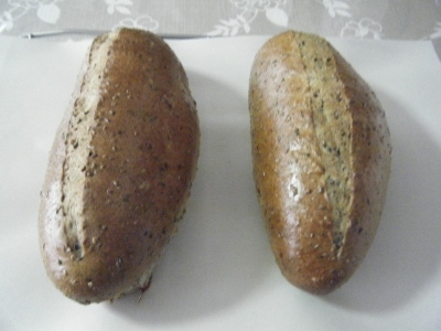 胡麻パン_e0260162_13563056.jpg