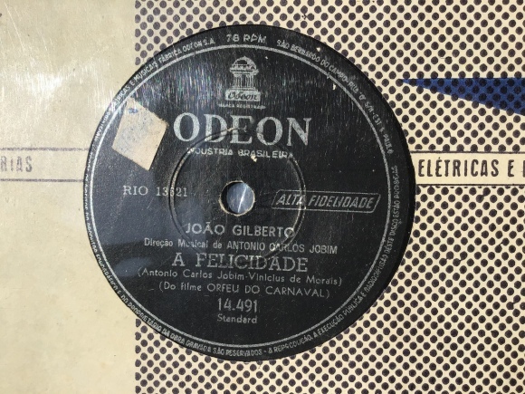 A FELICIDADE / JOAO GILBERT_e0230141_23524855.jpeg