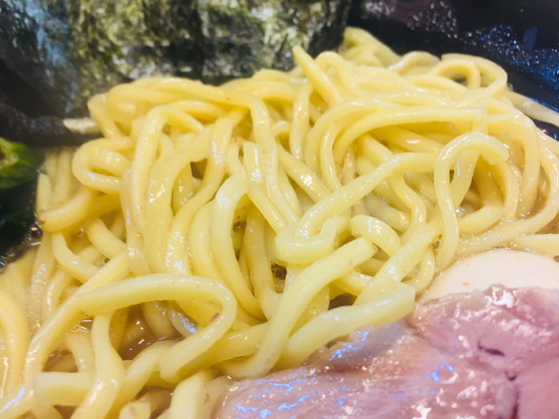 【ヤンキーの聖地?】「横浜らーめん武蔵家千葉本店」に思い切って入る!_b0008655_15073340.jpg