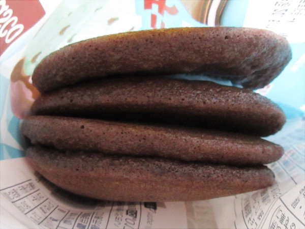 【菓子パン】チョコミントパンケーキ＠Pasco（パスコ）_c0152767_07570700.jpg