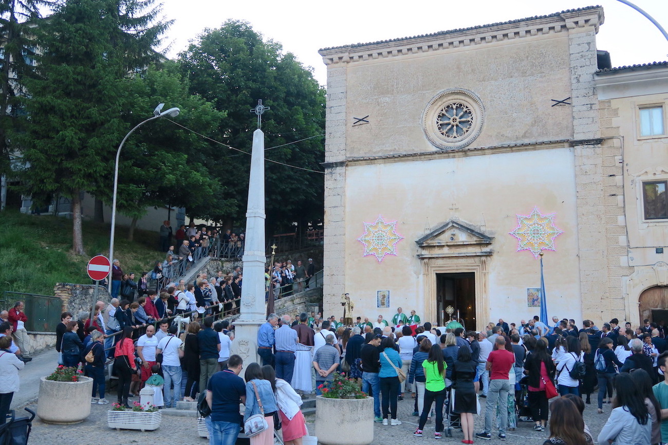 パドヴァの聖アントニオ 映画とスカンノ村祭り、アブルッツォ_f0234936_60644.jpg