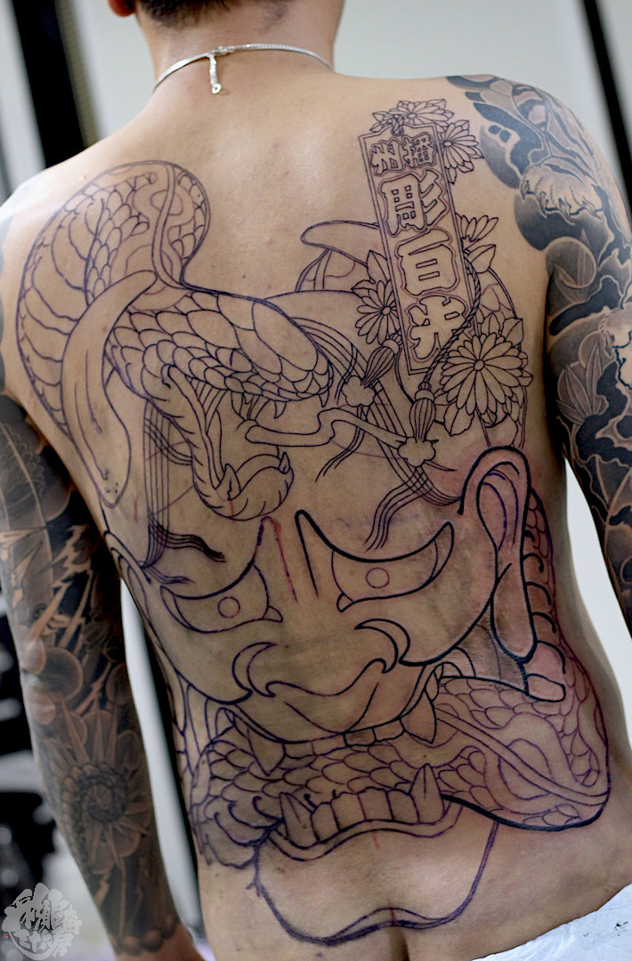 バックピース 般若 菊 蛇 彩躯術三十六房 Chamber36tattoostudio バックピース 般若 菊 蛇 彩躯術三十六房 Chamber36tattoostudio