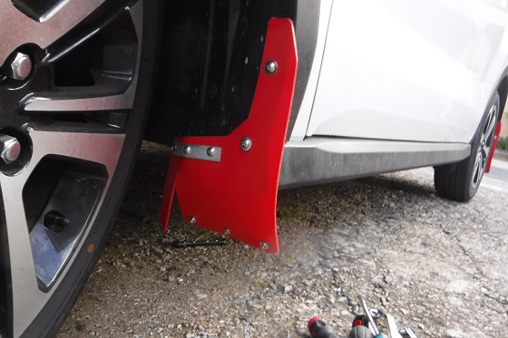 ロッキーの車いじり マッドフラップの自作 取付編 鉄腕アトムのrallyに夢中 ロッキーの車いじり マッドフラップの自作 取付編 鉄腕アトムのrallyに夢中