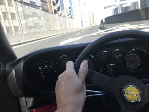 クラシックフェラーリ1台ですごす_a0129711_10453464.jpg