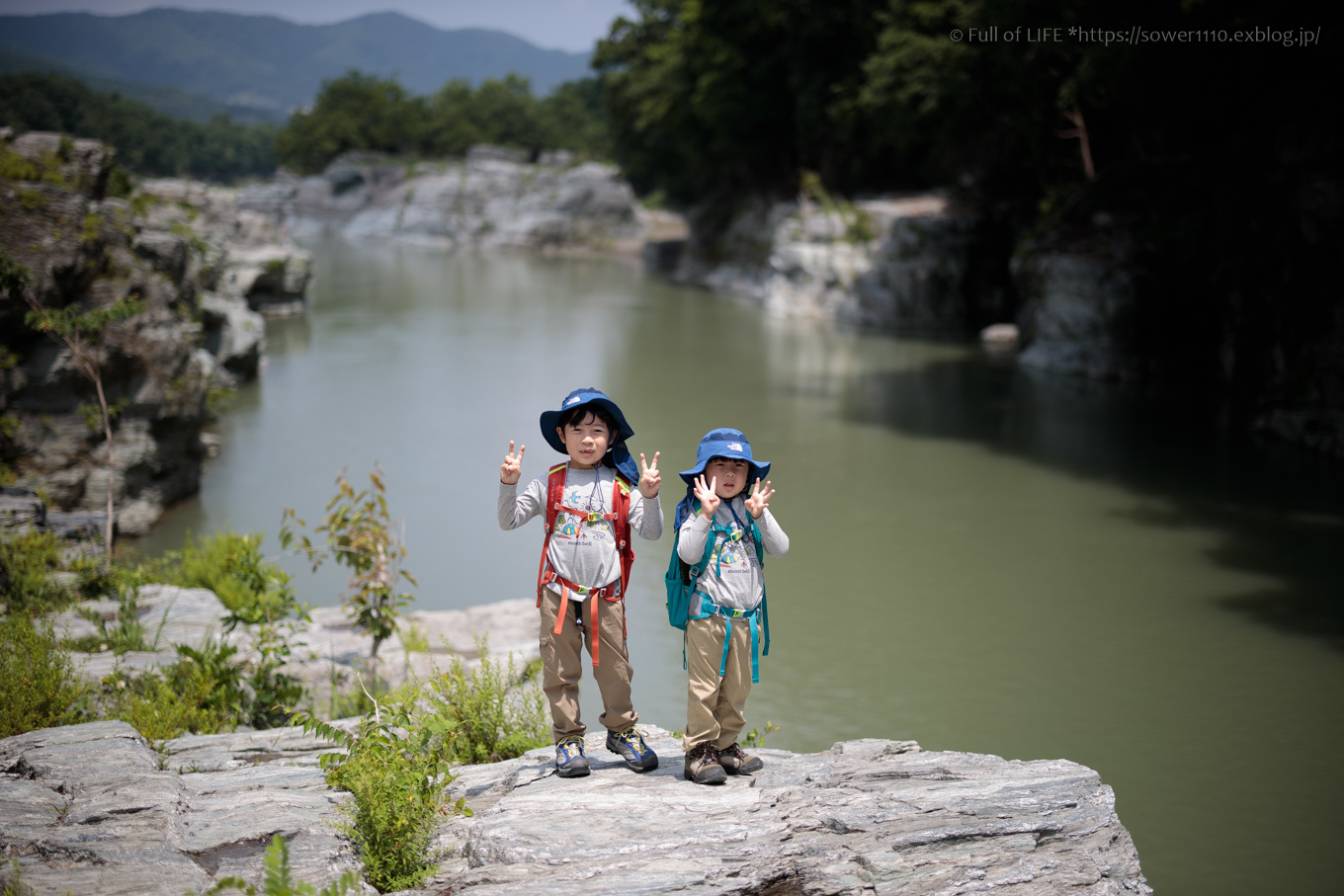 初夏の岩畳を歩こう 長瀞渓谷 Full Of Life 初夏の岩畳を歩こう 長瀞渓谷 Full Of Life