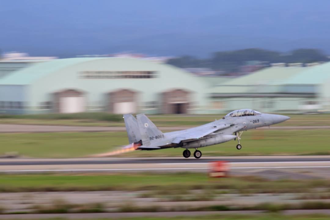 夕焼け戦闘機_e0403850_20195530.jpg
