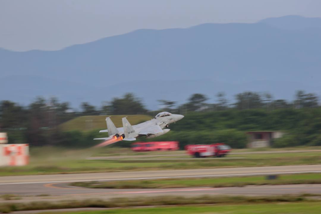 戦闘機_e0403850_20200707.jpg