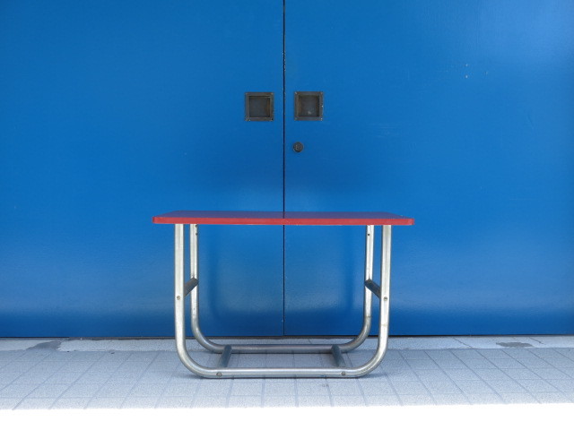 \"VINTAGE STEEL LEG TABLE #BAUHAUS\"ってこんなこと。_c0140560_08285105.jpg