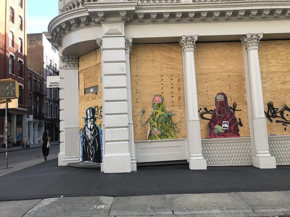 アートで蘇るNYの街角!さすがアレキサンダーワンはオシャレだった!_c0050387_15400868.jpeg