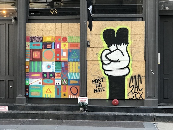 アートで蘇るNYの街角!さすがアレキサンダーワンはオシャレだった!_c0050387_15404777.jpeg