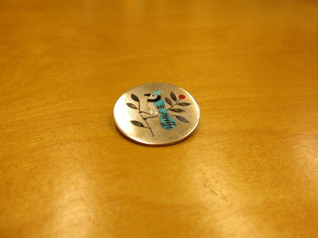 \"Zuni multi color inlay bluejay pin(Derrick Edaakie)\"ってこんなこと。_c0140560_08033206.jpg