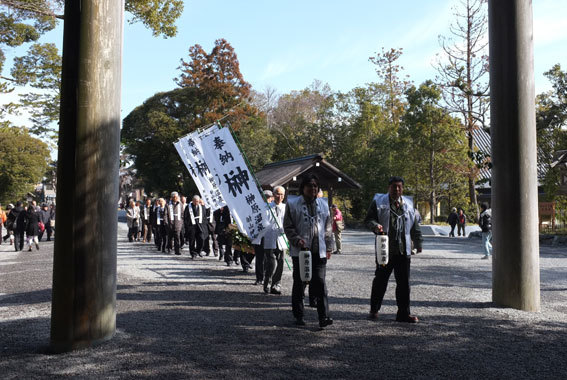お話 \"神ノ木が茂る榊原\"_b0145296_19462012.jpg