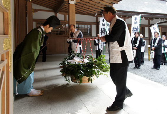 お話 \"神ノ木が茂る榊原\"_b0145296_19462557.jpg