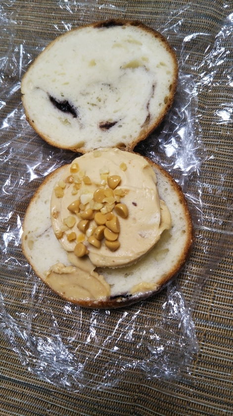 CHIKOS BAGELS ピーナッツキャラメル_f0076001_23302028.jpg