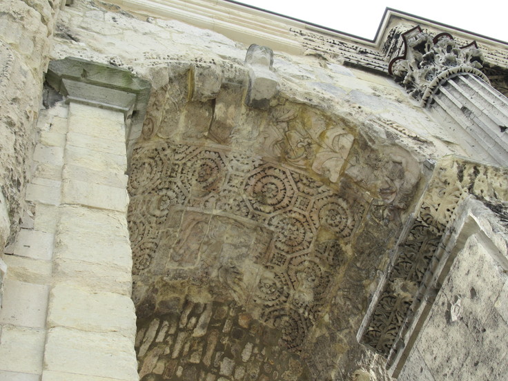 La Porte de Mars*古代ローマの凱旋門*見るほどに興味深い!_c0212604_2262872.jpg