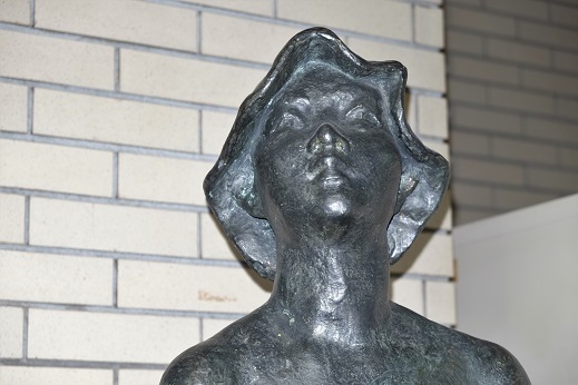 街角美術館 小野健寿制作『のびゆく子等』札幌市中島公園、『木蔭』中央区民センター : ワイン好きの料理おたく 雑記帳
